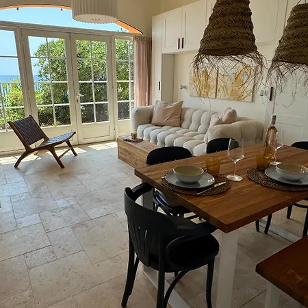 Le Petit Bonheur - Pieds Dans L'eau - Golfe De Saint-tropez - Côte D'azur, House Fully Renovated In 2026 Hébergement de vacances