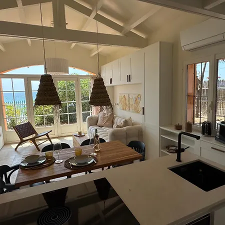 Le Petit Bonheur - Pieds Dans L'eau - Golfe De Saint-tropez - Cote D'azur, House Fully Renovated In 2026 *