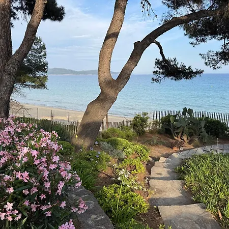 Hébergement de vacances Le Petit Bonheur - Pieds Dans L'eau - Golfe De Saint-tropez - Côte D'azur, House Fully Renovated In 2026